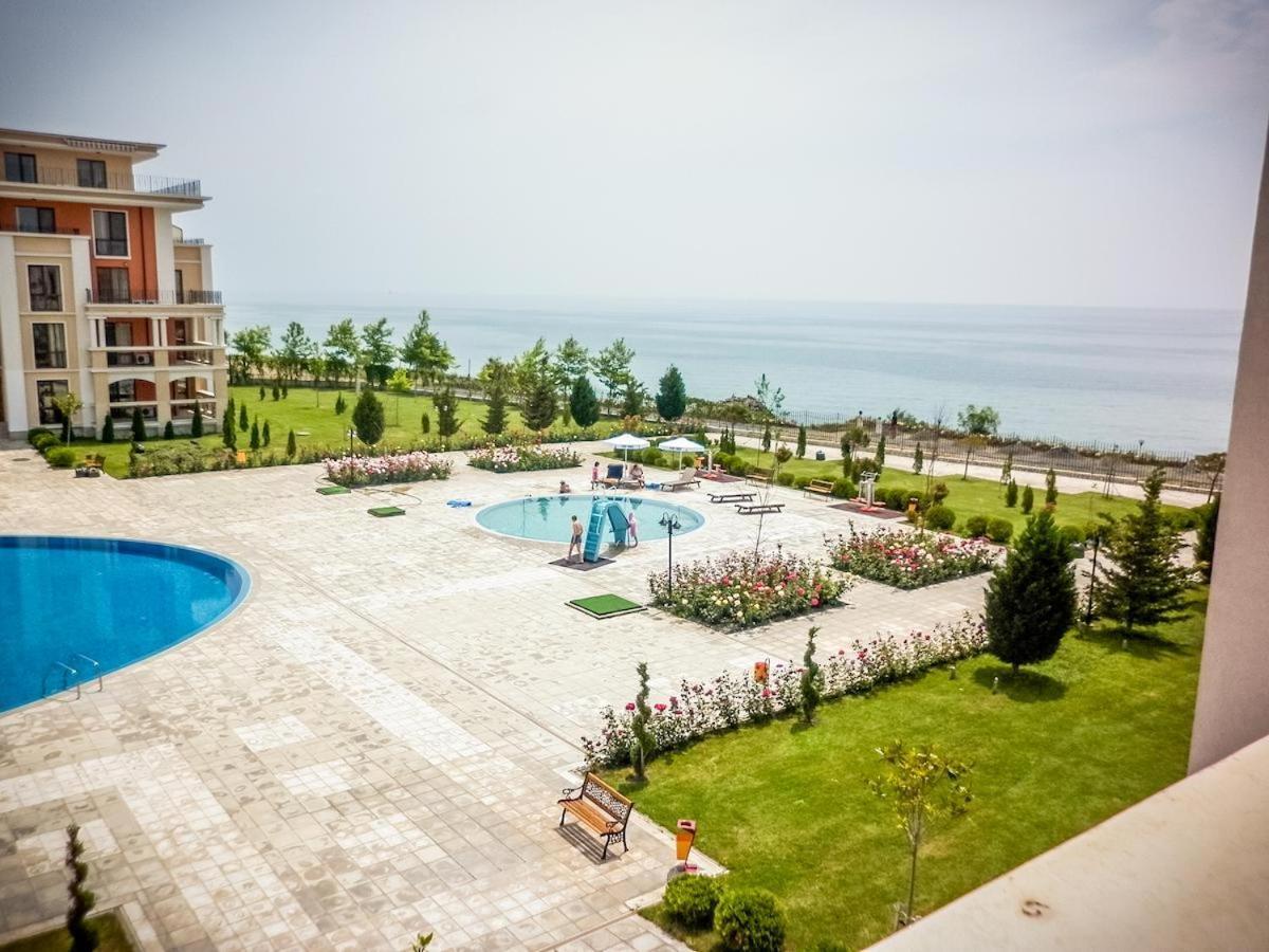 Premier Fort Beach - Premium Apartments Sveti Vlas Eksteriør billede